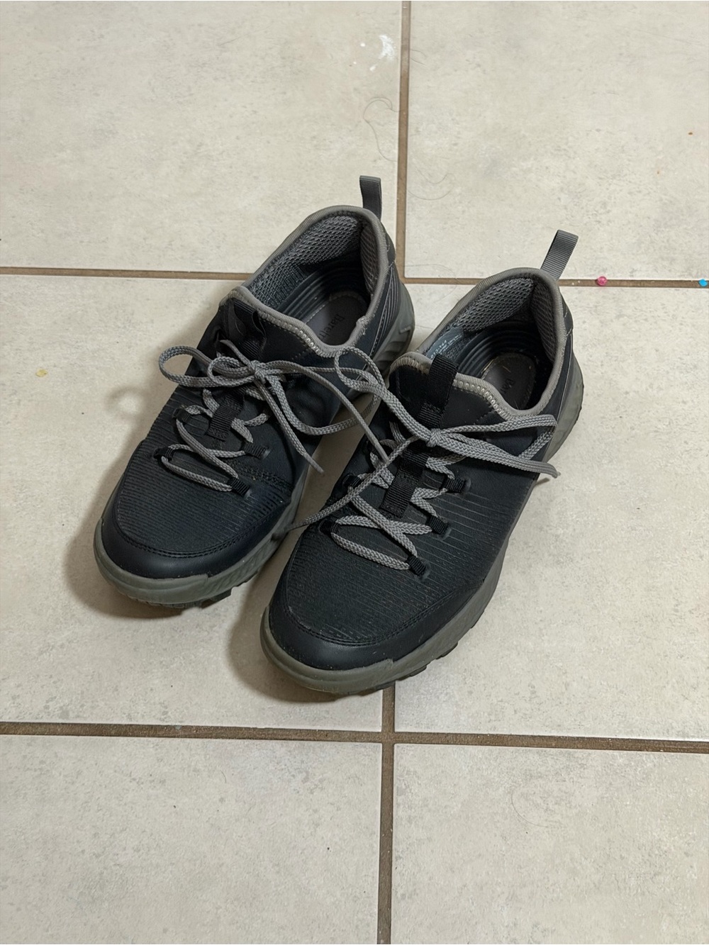 Baretraps Women Outdoor Walking Malina Black/Gray Athletic Sneakers size 9